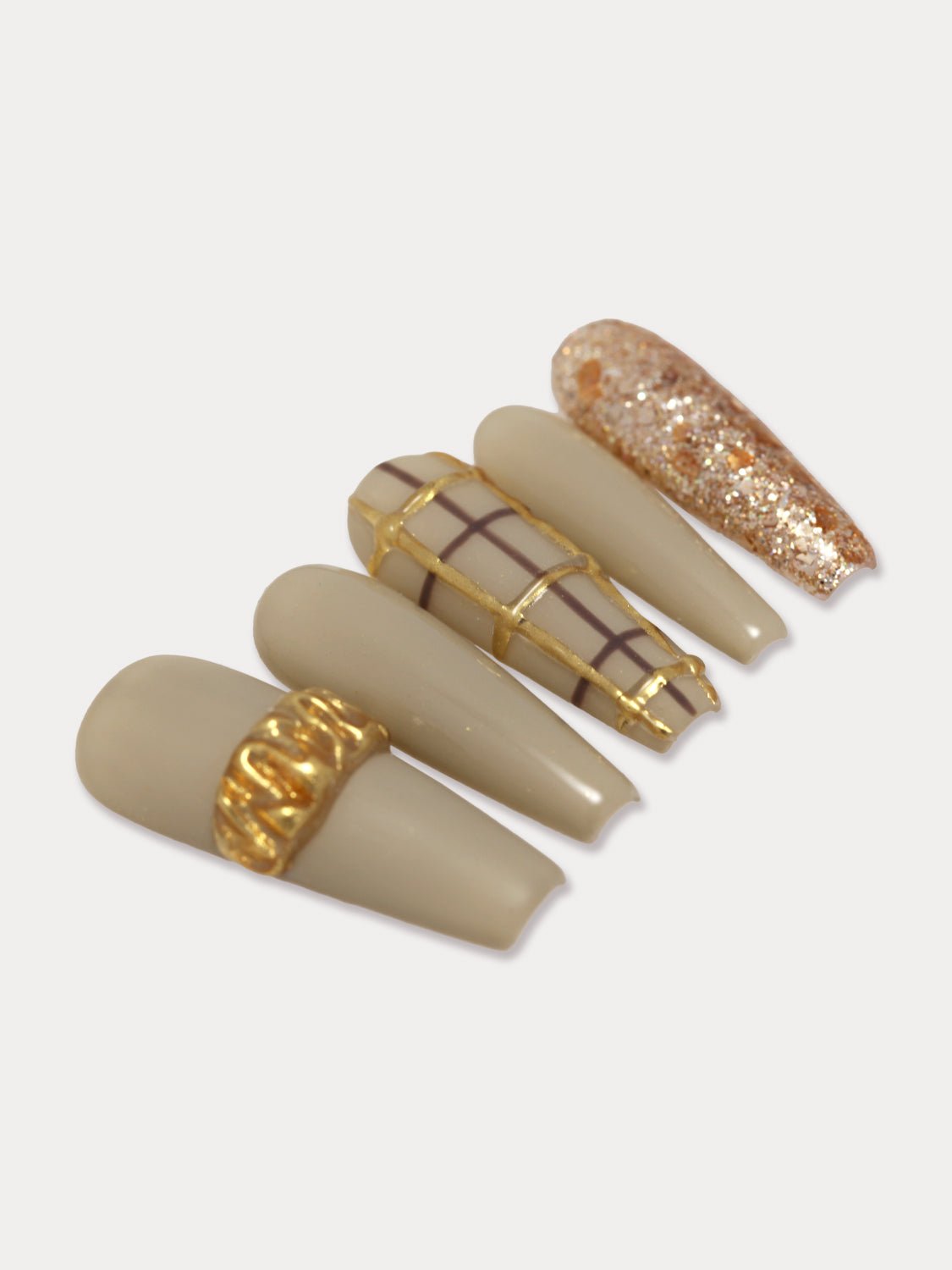 MIEAP Glitter Chrome Powder press on nail set features a specially curated base color in a unique gray-green shade, perfectly complemented by the dazzling gold glitter. The highlight of the design is the 3D ring-shaped design with gold chrome powder. #MIEAP #MIEAPnails #pressonnail #falsenail #acrylicnail #nails #nailart #naildesign #nailinspo #handmadenail #summernail #autumnnail #nail2023 #graduationnail #glitternail #3Dnail